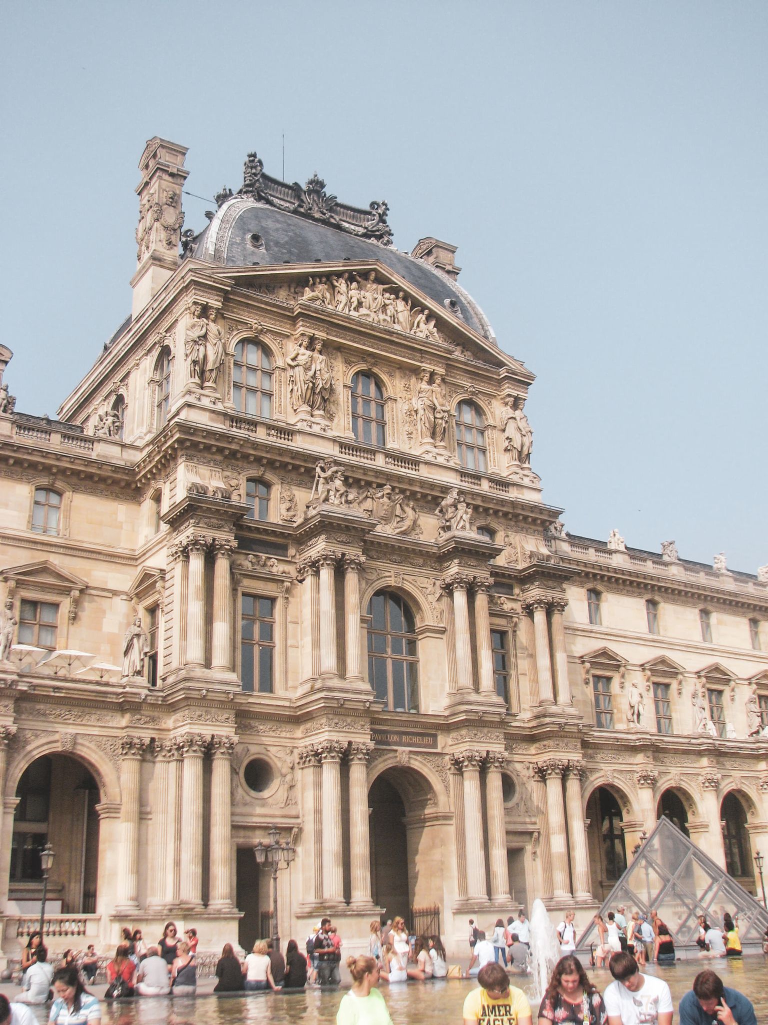 Fachada do Museu do Louvre