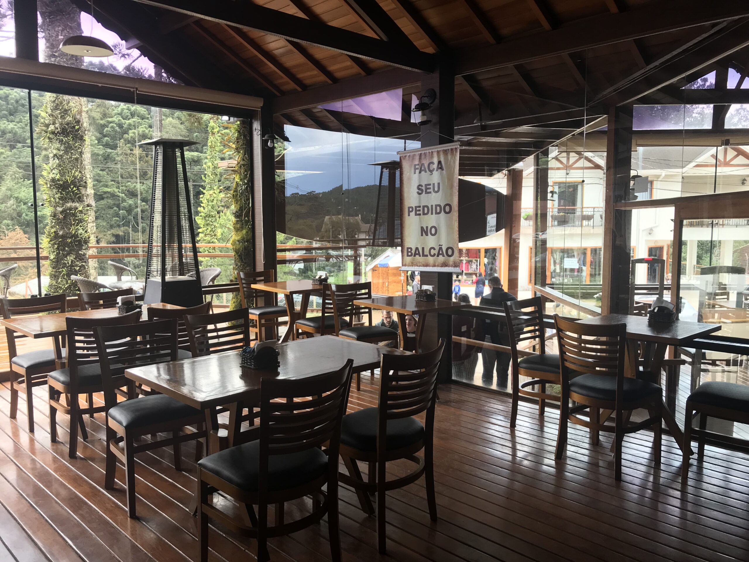 Espaço de cafeteria da Gressoney em Monte Verde