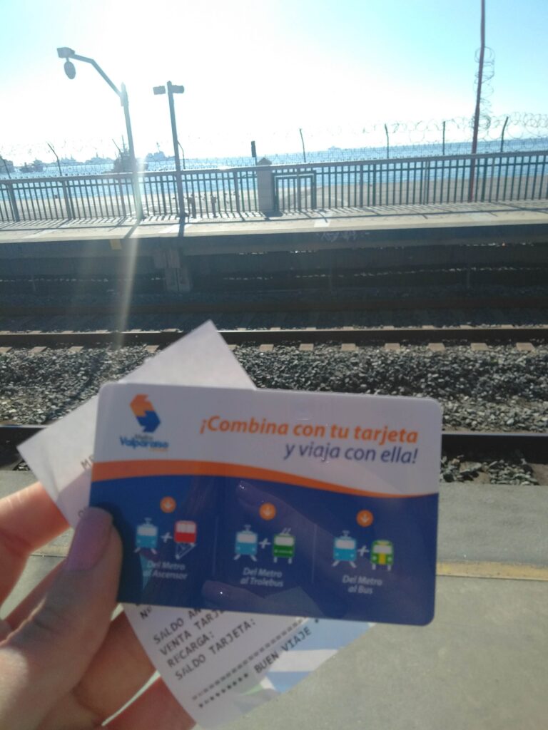 Passagem de metrô para circular entre Viña del Mar e Valparaíso