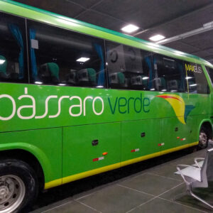 Ônibus verde da Viação Pássaro Verde na rodoviária de Belo Horizonte
