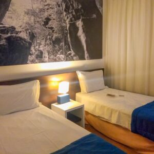 Quarto com 2 camas de solteiro do VOA Business Supreme Choice Confins